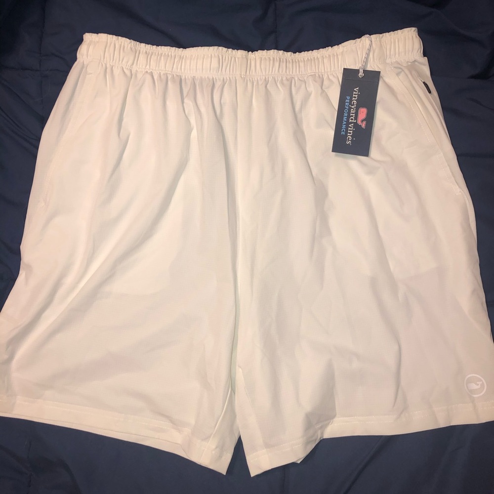 NWT! Vineyard Vines Tennis Shorts White